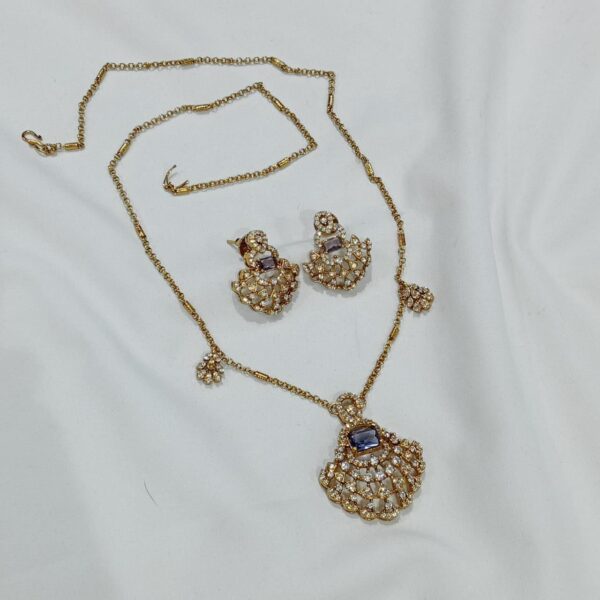 Long Neckpiece