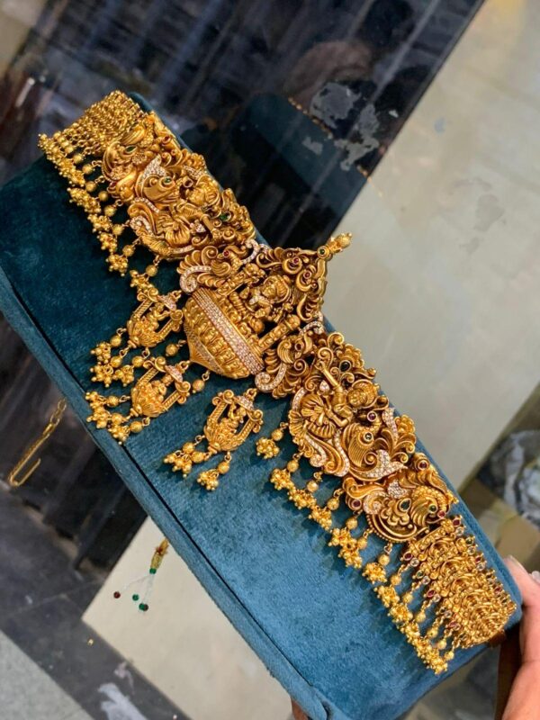 Antique HipChain