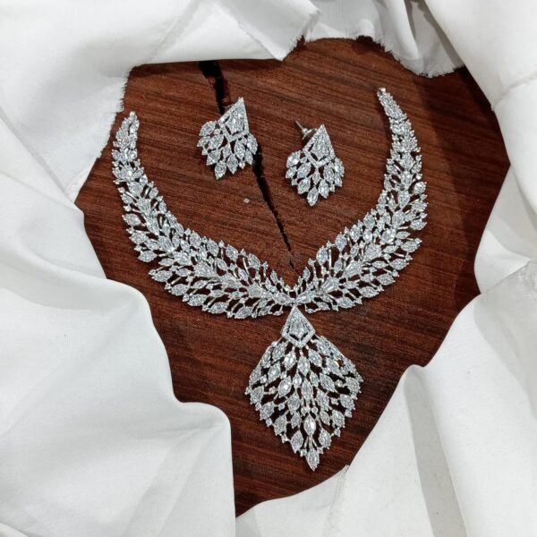 American diamond necklace with earrings
