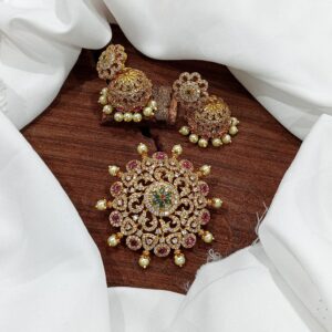 Pendant with earrings